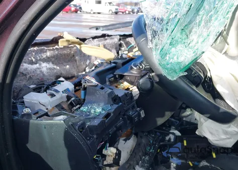 2016 Toyota Rav4 Xle z USA, uszkodzony, nr VIN 2T3RFREV1GW524424